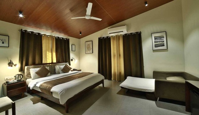 Hotel Marigold With Swimming Pool By SAH in Abu Road