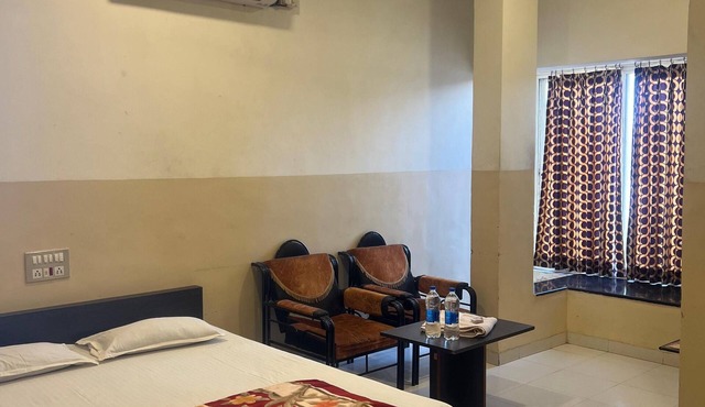 Hotel New Samadhan in Ambegaon