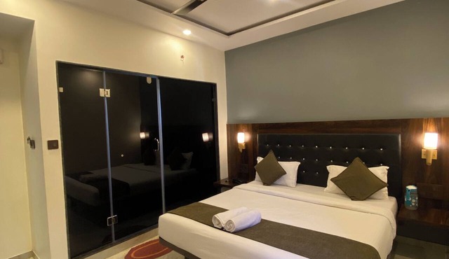 Hotel Om Palace