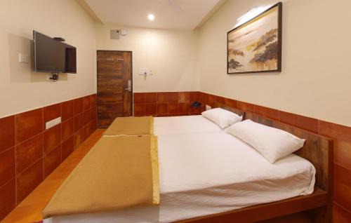 Hotel Parag Deluxe Kolhapur