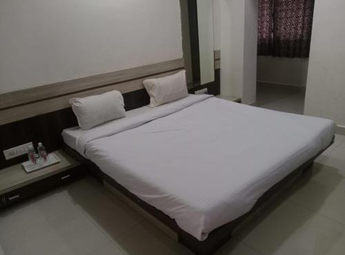 Hotel Paras in Junagadh