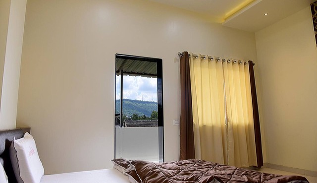 Hotel Pushpak Satara