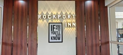 Hotel Rock Port Inn