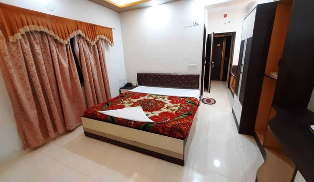 Hotel Sunshine in Baharampur