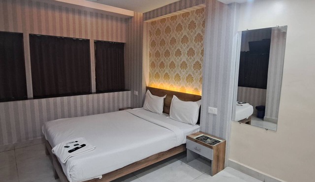 Hotel Tan Square Inn Lodge