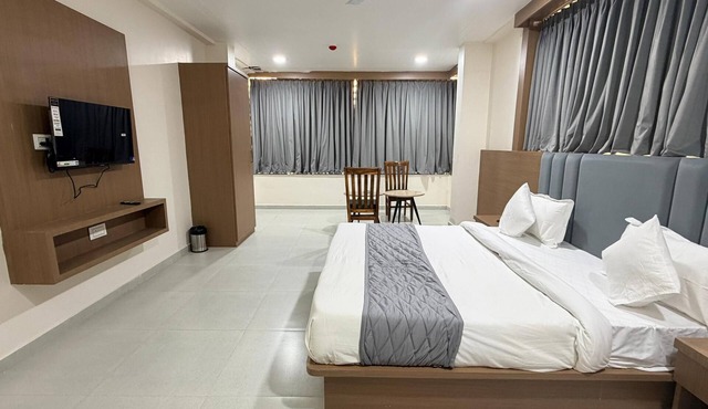Hotel TGR Bharuch