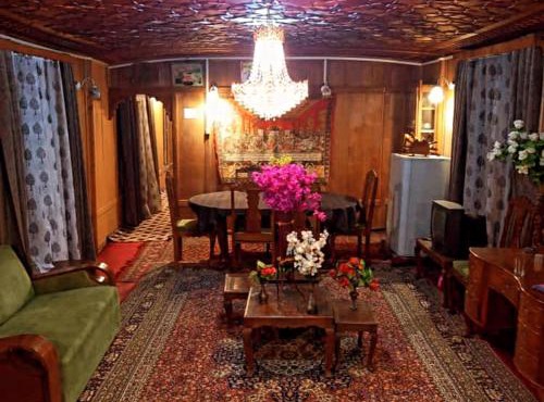 Iram Houseboats in Srinagar
