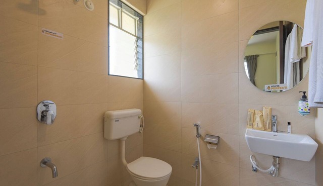 Itsy Hotels Metro in Pune