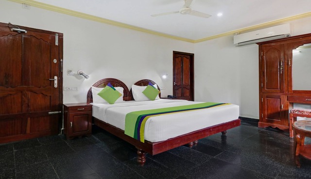 Itsy Hotels The Waters Edge Beach Resort