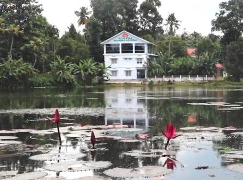 Kerala Ayurveda and yoga for women sn
