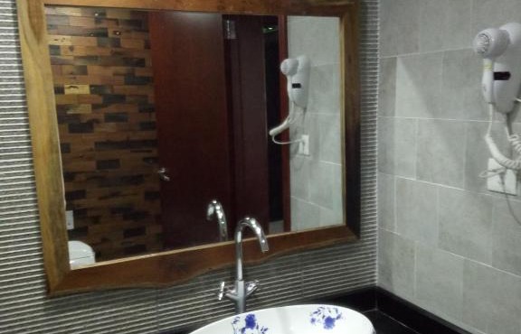 Lang Quan Holiday Hotel in Xinning