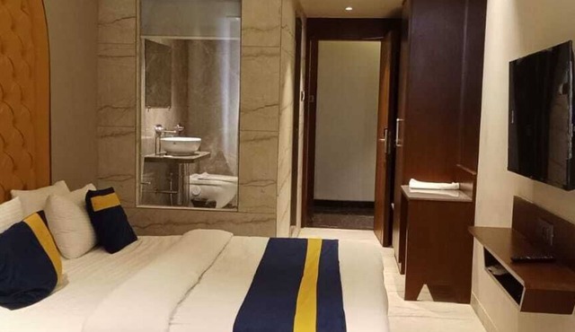 LOTUS DELUXE ROOMS