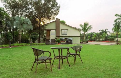 Luxuries Villa along with lake view & indoor pool in Raipur