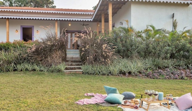 Luxurious Lavender Villa 7BHK with Car