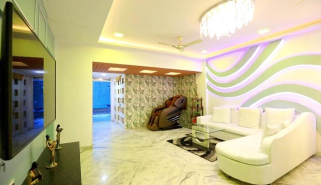 Luxury 4BHK Private Pool Villa, Kandivali East