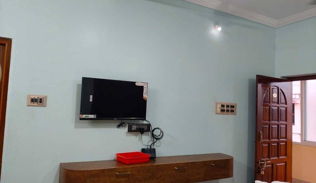 Malar Residency in Thirunallar
