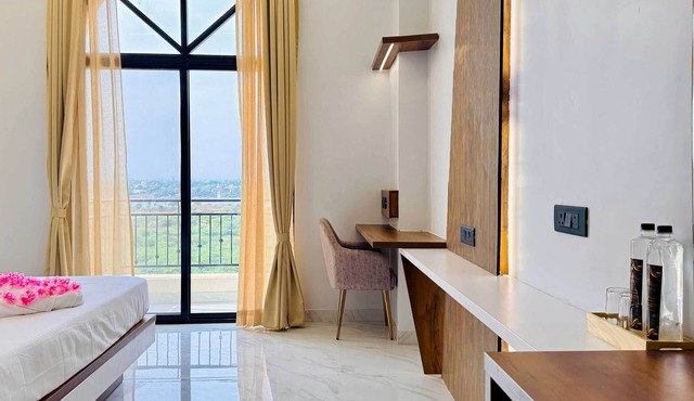 Mandhata Riverview Palace in Khandwa