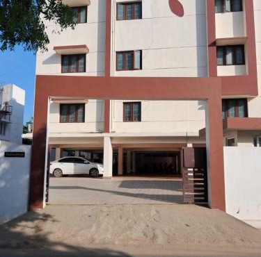 Mayfair Service Apartments in Pīlamedu