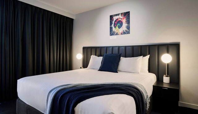 Midnight Hotel, Autograph Collection in Braddon