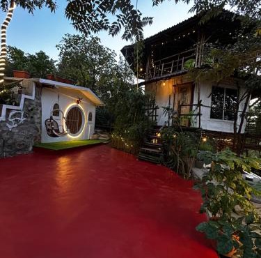 NESTORY forest retreat