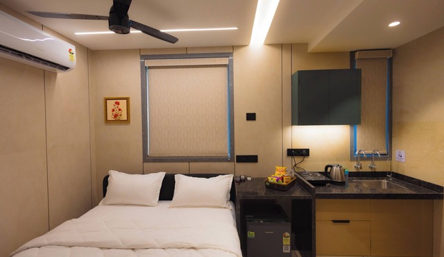 Nirrtul Sapphire Studio Apartment Specious Cozy & Quite