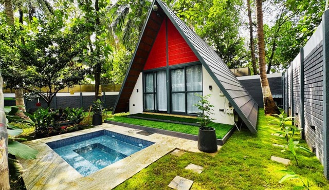 Oh-Bali Villa by Travent Mug