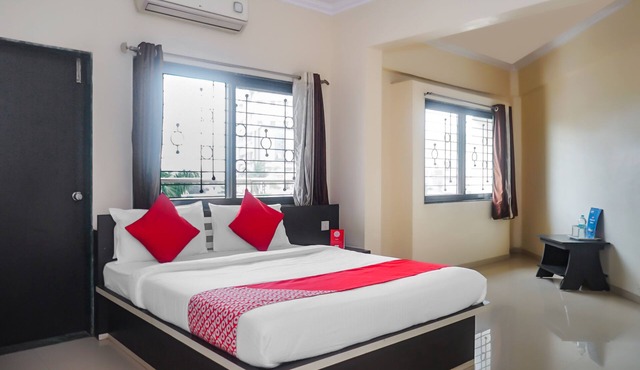 OYO 17121 Hotel Yashraj Inn