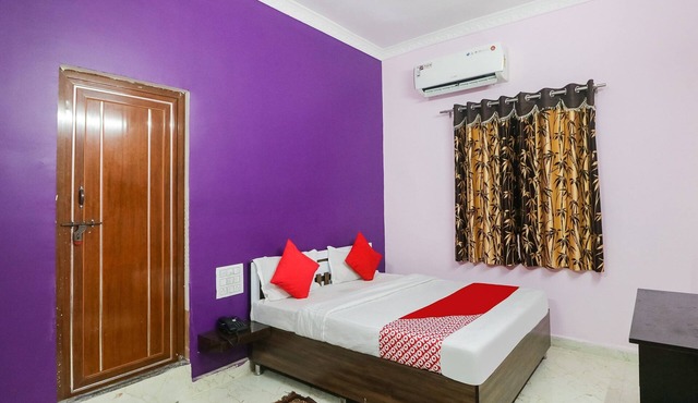 OYO 61384 Hotel Vd Palace in Bargarh