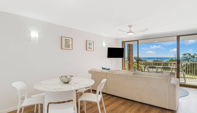 Pacific Gables 8 - Absolute Beachfront Tugun - Min. 3 Night Stays! in Tugun