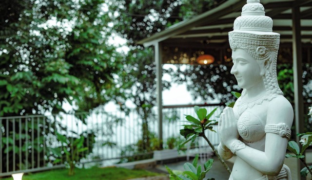 Private 3-Bedroom Villa with Wi-Fi, Peaceful Hilltop Views & Relaxing Ambience