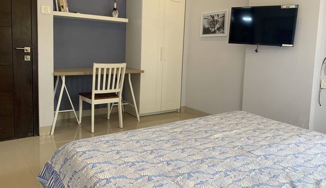 ✪Quiet Bandra 3 bedroom ✪Balconies✪Walk to Ocean✪