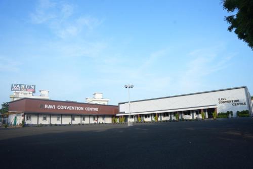 Ravi Convention Centre in Rājānagaram