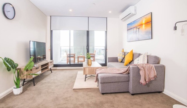 REFRESHING 2bed2bath APT in Up&Coming Liverpool in Liverpool