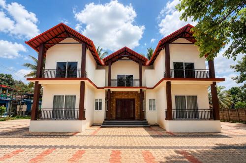 ROOTS- The Chinivar Heritage Stay