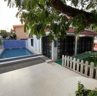 Royal Villa 2 - Luxurious 2BHK Villa with Huge Pvt Swimming Pool