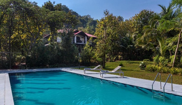 Saffronstays Alma Grove 3 BR Pet friendly with Pool & Nature View