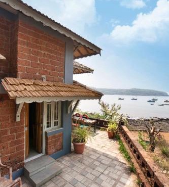 SaffronStays Crescent Bay, Palshet