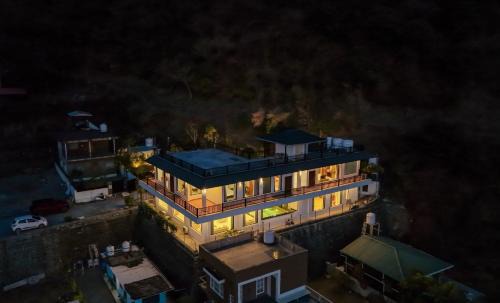 SaffronStays Glass Forest