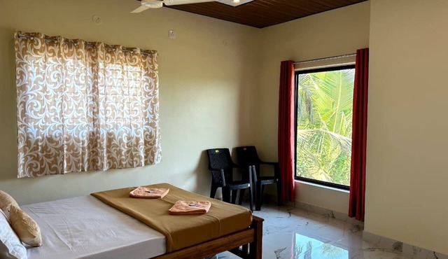Serene 2-bedroom building in charming Gokarna perfect for getaway