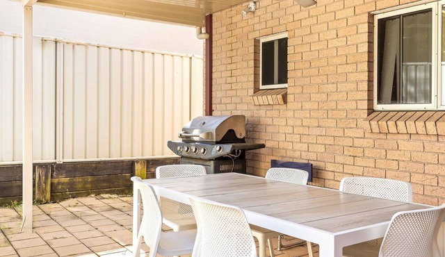 Shell Cove Modern Coastal Stay Near Marina & Beach in Shell Cove