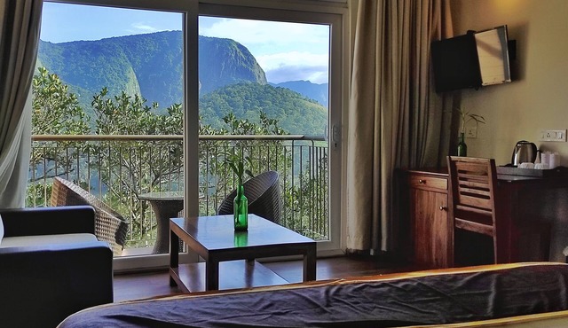 Shola Crown Resort - Munnar