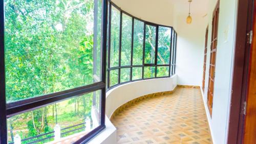 Sm Grand Exotica