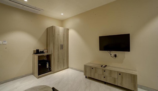 StayBird Capital- Business Hotel, Magarpatta City