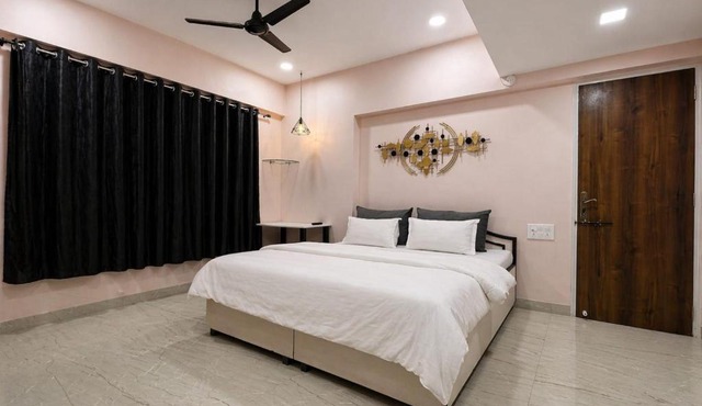 StayLuxe Rooms & Apartments Near BKC, Chembur