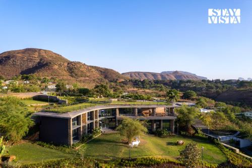 StayVista at The Earth Stone with Infinity Pool, Lawn
