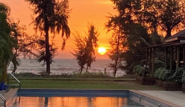 Sunbliss Pinewood Beach Resort