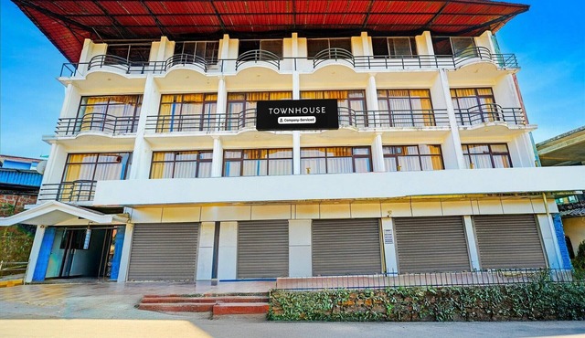 Super Townhous Madikeri Fort Formerl Raj