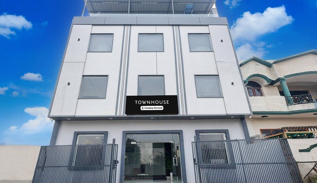 Super Townhouse GT Road Amritsar in Amritsar