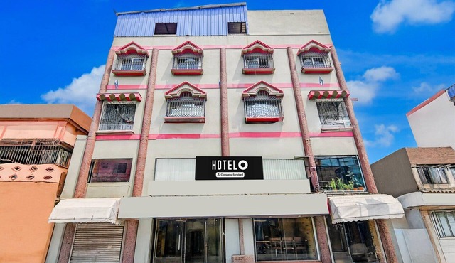 Super Townhouse Kaikhali Near Airport in Kolkata