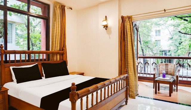 Super Townhouse Oak Prabhat Road